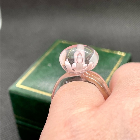 Unique Artisan shades of pink glass Flower design centre Sz 4 ring - Picture 5 of 5